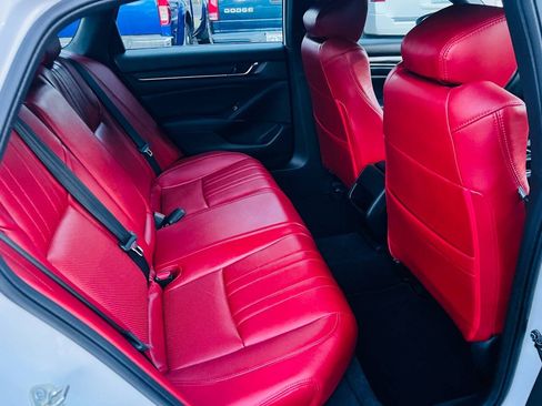 Used 2018 Honda Accord Sport image 17