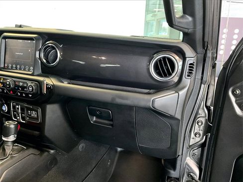 Used 2021 Jeep Wrangler Unlimited Sahara image 13