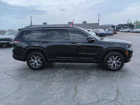 Used 2023 Jeep Grand Cherokee L Limited w/ Luxury Tech Group II AWD/4WD image 2