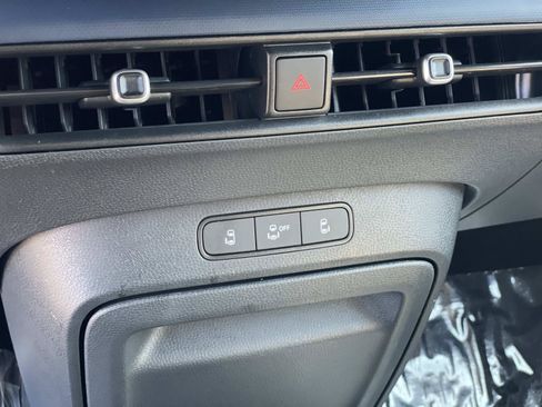 Certified 2025 Volkswagen ID. Buzz Pro S RWD image 16
