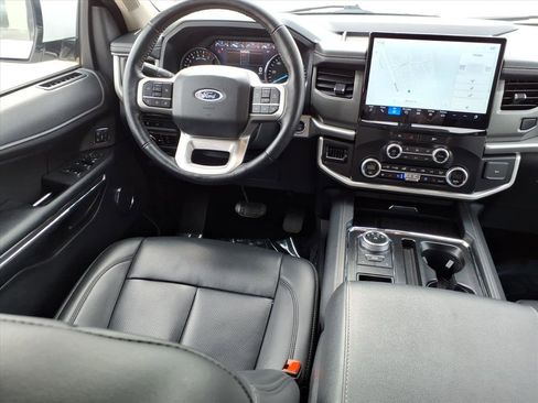 Used 2024 Ford Expedition Max XLT image 4
