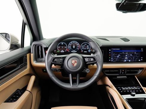 Certified 2026 Porsche Cayenne AWD/4WD image 10