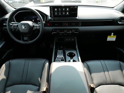 Certified 2026 Honda Pilot Black Edition image 10