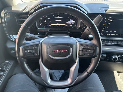 Used 2025 GMC Sierra 1500 SLT image 17