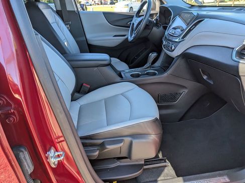 Used 2018 Chevrolet Equinox Premier image 32