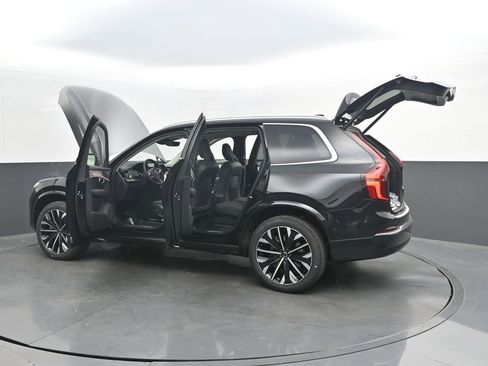 New 2026 Volvo XC90 B5 Plus AWD/4WD image 39