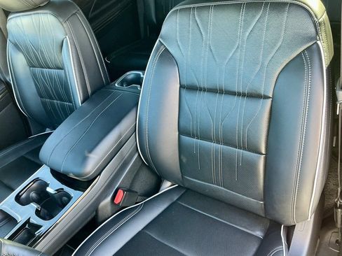 Used 2025 Buick Enclave Avenir w/ Super Cruise Package image 40