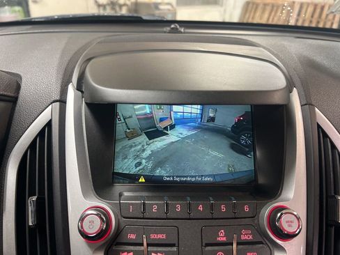 Used 2015 GMC Terrain SLE image 18