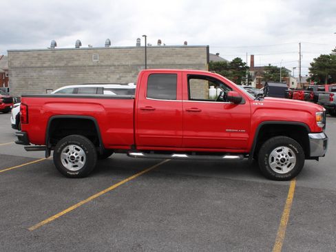 Used 2017 GMC Sierra 2500 SLE w/ SLE Convenience Package AWD/4WD image 4