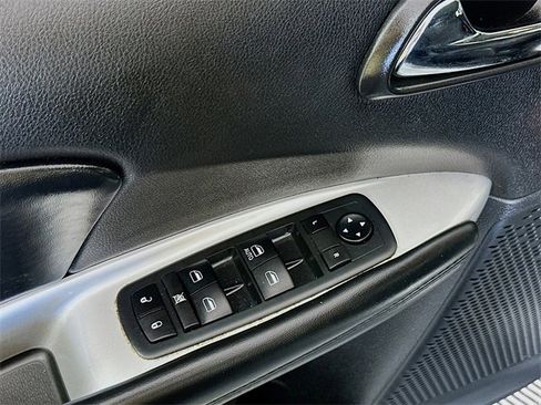 Used 2020 Dodge Journey SE w/ Blacktop Package image 17