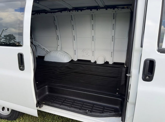 Used 2012 GMC Savana 1500 RWD image 10