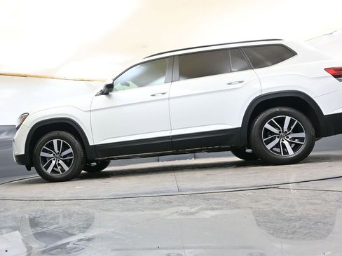 Used 2022 Volkswagen Atlas SE image 32