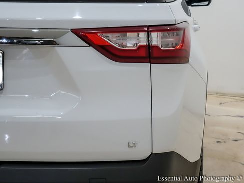 Used 2018 Chevrolet Traverse LT image 8
