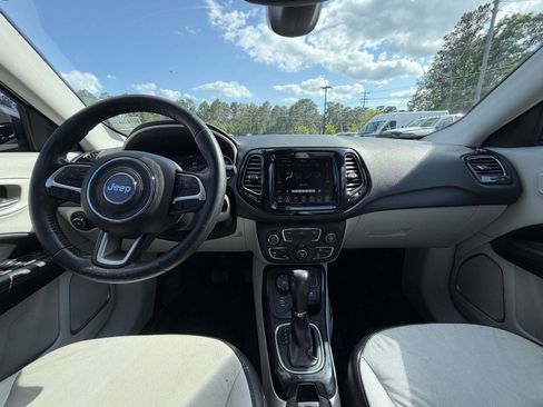 Used 2020 Jeep Compass Limited AWD/4WD image 7