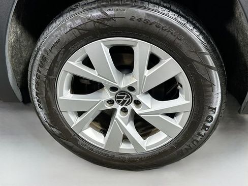 Used 2020 Volkswagen Atlas Cross Sport S image 28