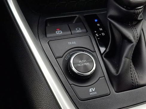 Certified 2025 Toyota RAV4 XLE w/ Convenience Package image 23