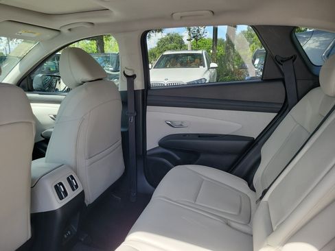 Used 2025 Hyundai Tucson SEL FWD image 8