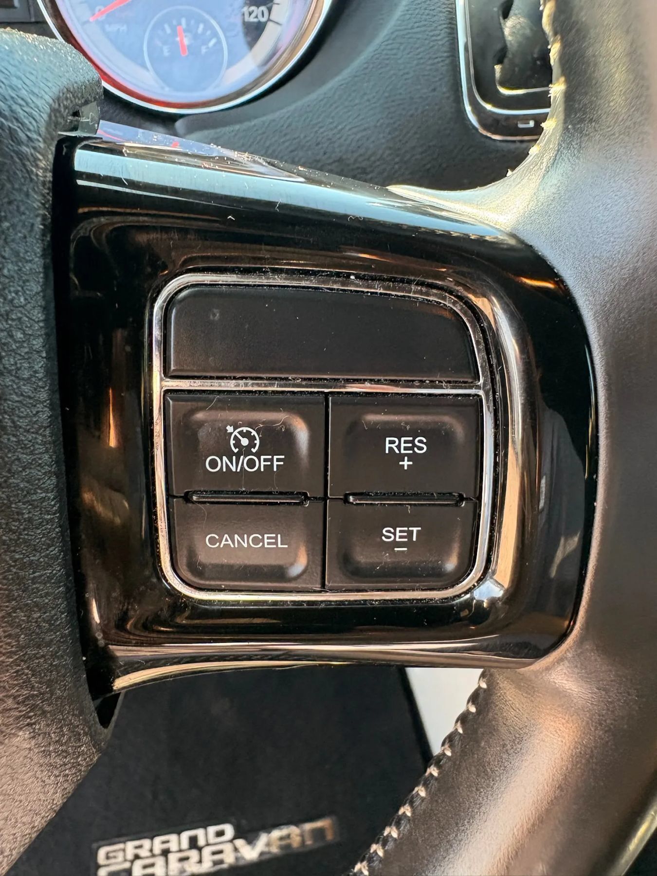 Used 2016 Dodge Grand Caravan SE FWD image 18