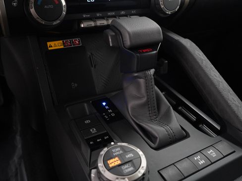 Used 2025 Toyota Tacoma TRD Off-Road image 27