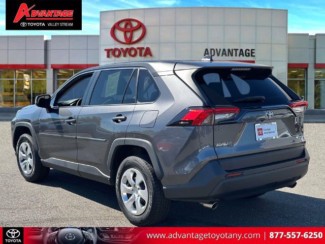 Certified 2022 Toyota RAV4 LE AWD/4WD image 10