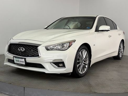 Used 2018 INFINITI Q50 Luxe w/ Sensory Package (Luxe) AWD/4WD image 3