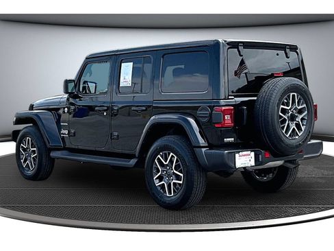 Certified 2024 Jeep Wrangler Unlimited Sahara AWD/4WD image 18