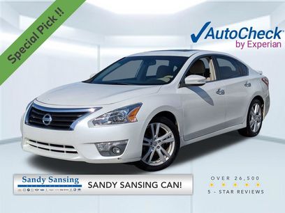 Used 2013 Nissan Altima 3.5 SV w/ Navigation Pkg