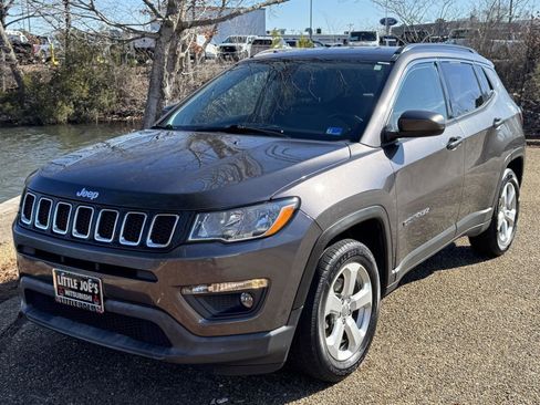 Used 2018 Jeep Compass Latitude image 12