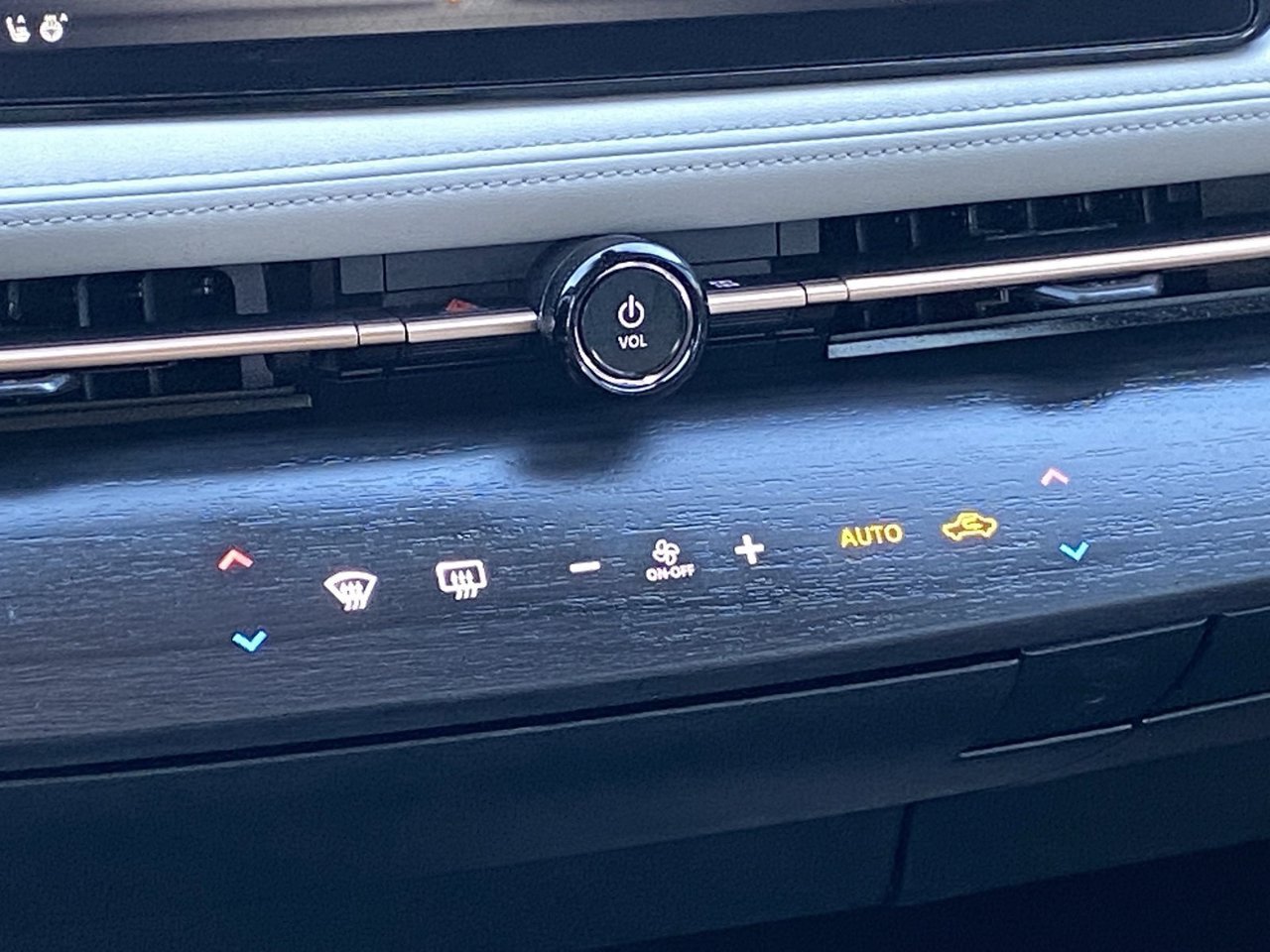 Certified 2023 Nissan Ariya FWD image 20