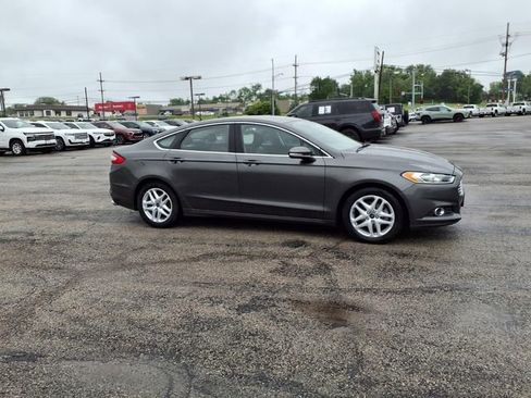 Used 2016 Ford Fusion SE w/ Equipment Group 202A FWD image 12