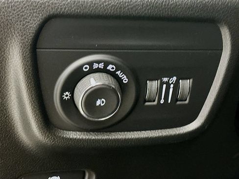 Certified 2023 Jeep Grand Cherokee Limited w/ Luxury Tech Group II AWD/4WD image 17