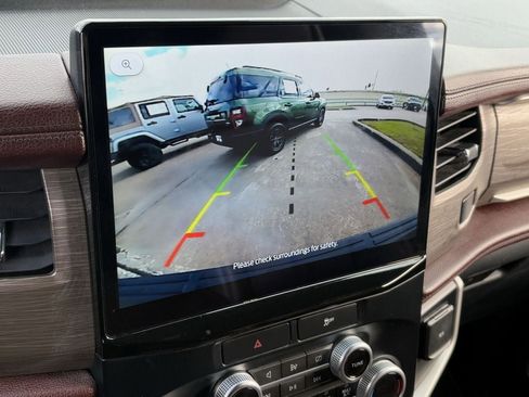 Used 2023 Ford Expedition Limited image 22