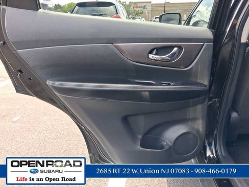 Used 2015 Nissan Rogue SV AWD/4WD image 36