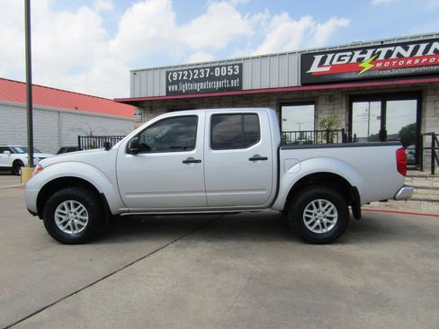 Used 2019 Nissan Frontier SV AWD/4WD image 2