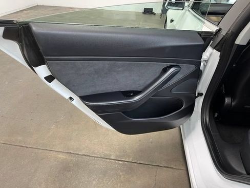 Used 2018 Tesla Model 3 Long Range RWD image 19