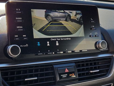 Used 2019 Honda Accord LX image 17