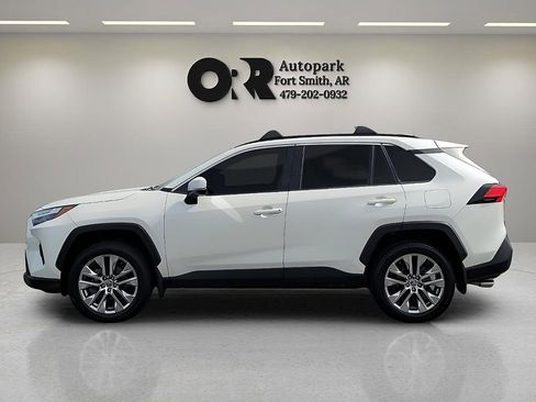 Used 2022 Toyota RAV4 XLE Premium image 3