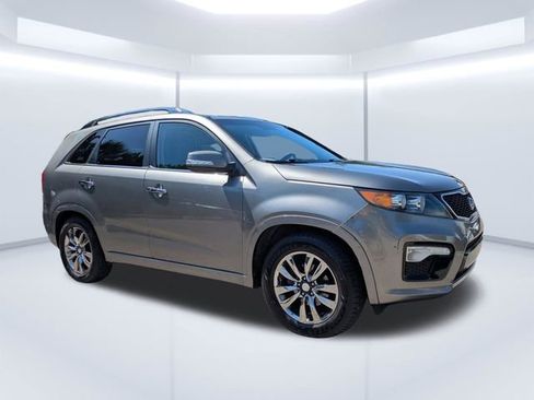 Used 2013 Kia Sorento SX w/ SX Premium Pkg FWD image 2