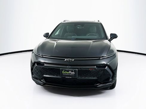 Used 2025 Chevrolet Equinox EV RS FWD image 2