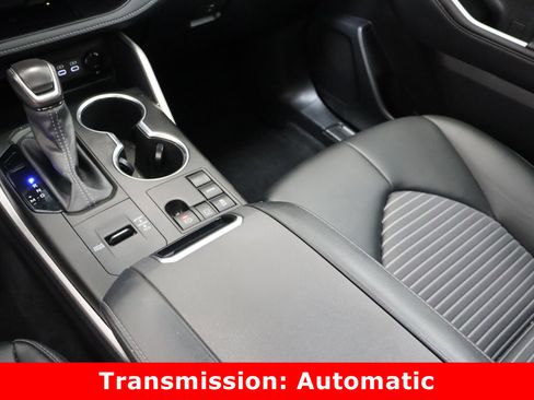 Certified 2024 Toyota Highlander XSE image 17
