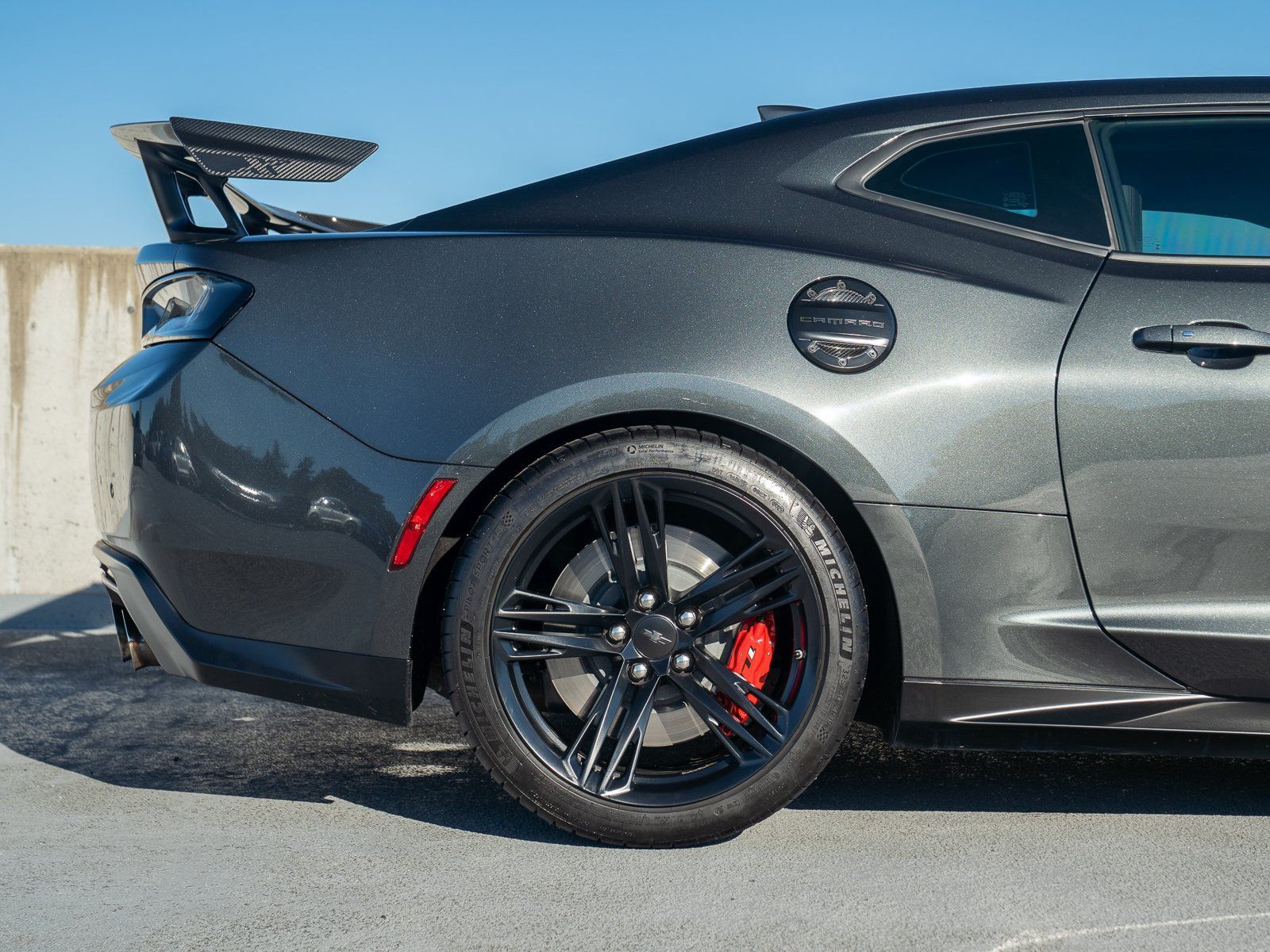 Used 2018 Chevrolet Camaro ZL1 RWD image 17