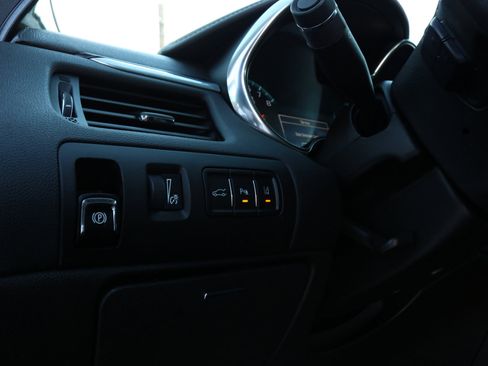 Used 2015 Chevrolet Impala LT w/ Convenience Package image 23