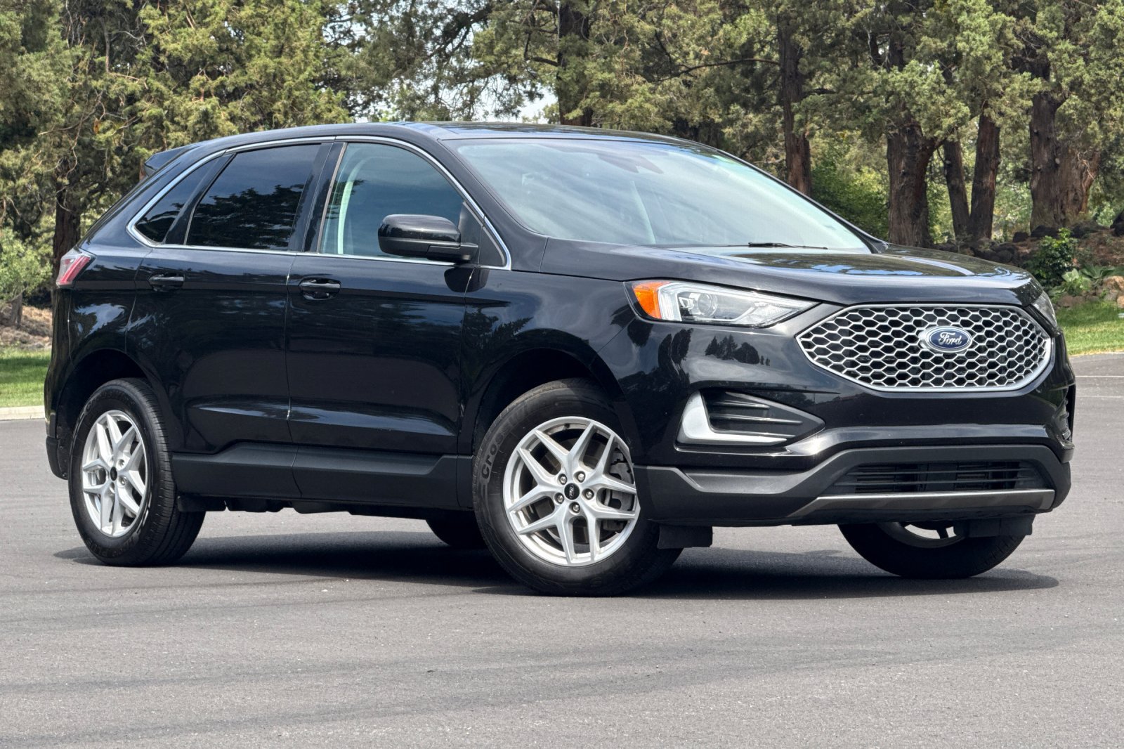 Used 2024 Ford Edge SEL AWD/4WD image 2
