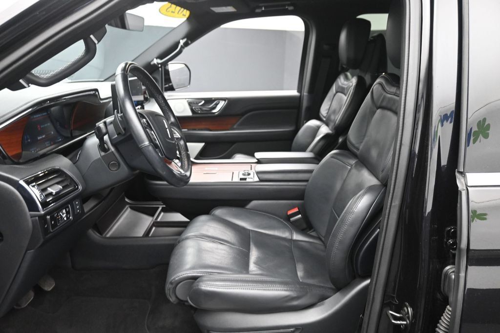 Used 2023 Lincoln Navigator L Reserve AWD/4WD image 16
