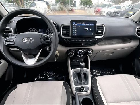 Used 2020 Hyundai Venue SEL FWD image 14