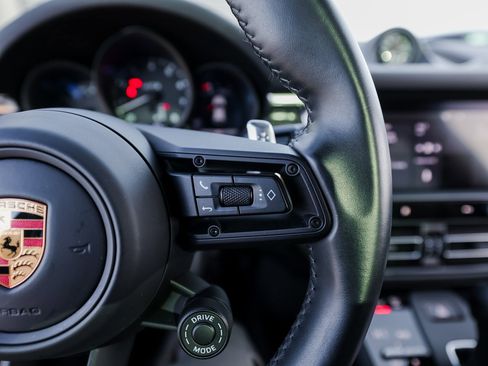 Certified 2022 Porsche Macan GTS image 16