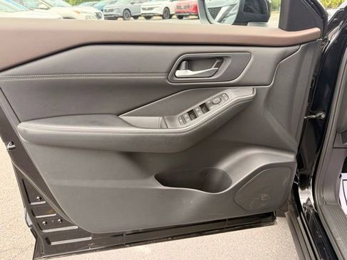 Certified 2023 Nissan Rogue SV w/ SV Premium B Package AWD/4WD image 12