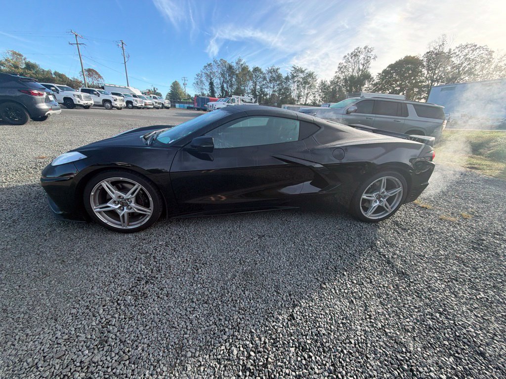 Used 2020 Chevrolet Corvette Stingray Preferred Cpe w/ 2LT Preferred Equipment Group RWD image 4