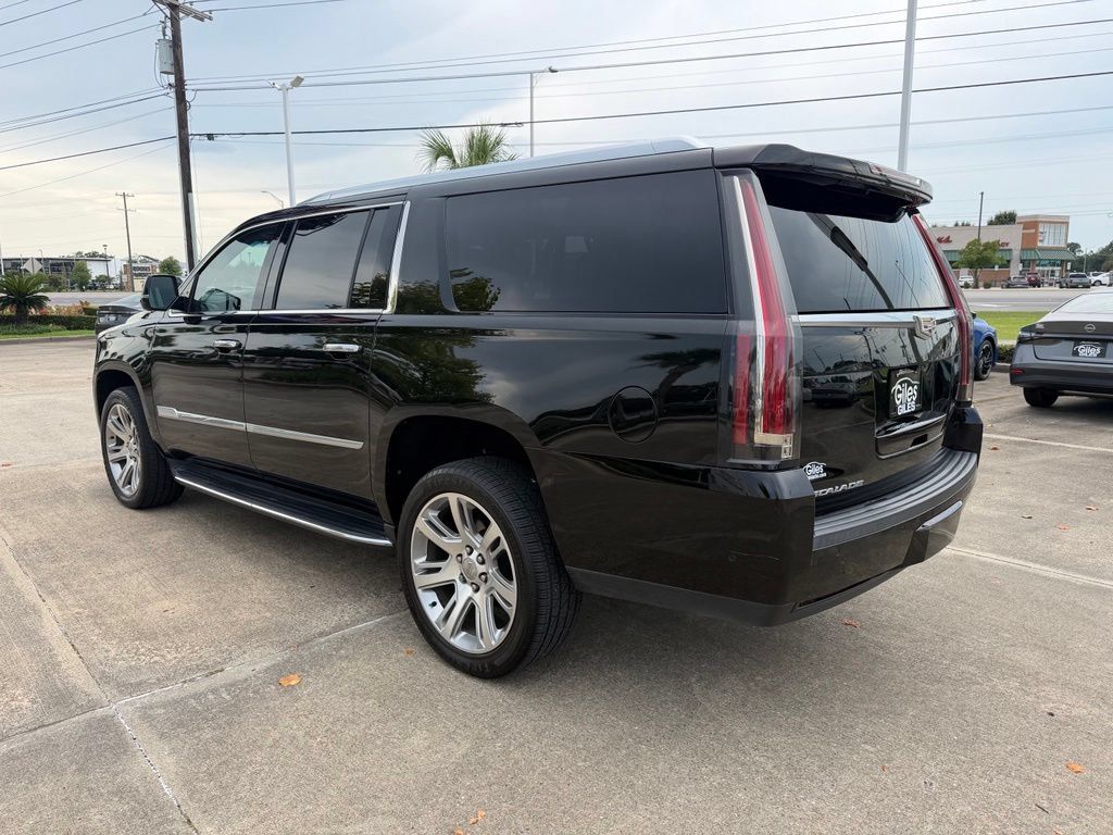 Used 2019 Cadillac Escalade ESV Premium Luxury RWD image 3