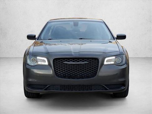 Used 2023 Chrysler 300 Touring w/ Sport Appearance Package image 2